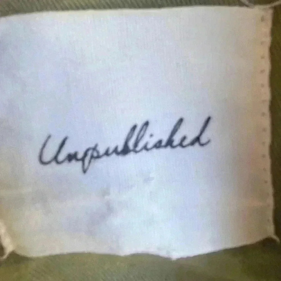 Unpublished women’s asymmetric fur fully lined navy green front pockets sz M - Picture 9 of 9